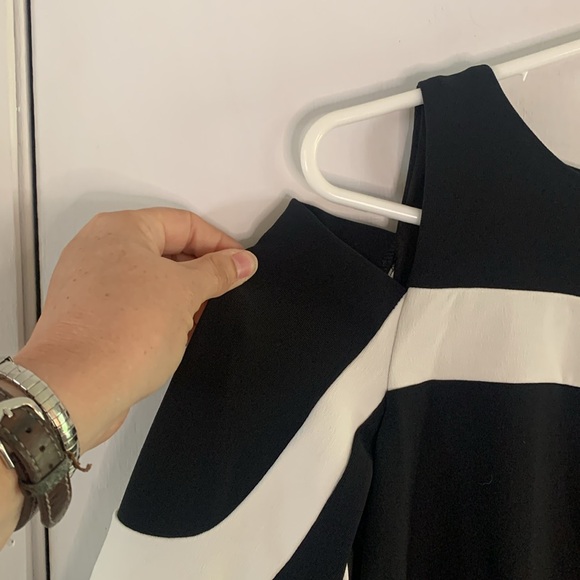 Boston Proper black white striped knit top with cold shoulder 3/4 sleeves Sz XS - Picture 4 of 9